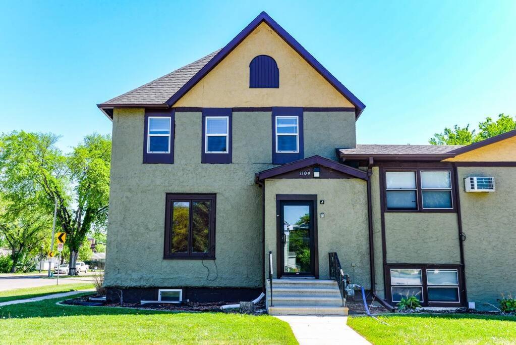 2 Bedroom Apartment Near Ndsu And Downtown Fargo Bagian luar foto