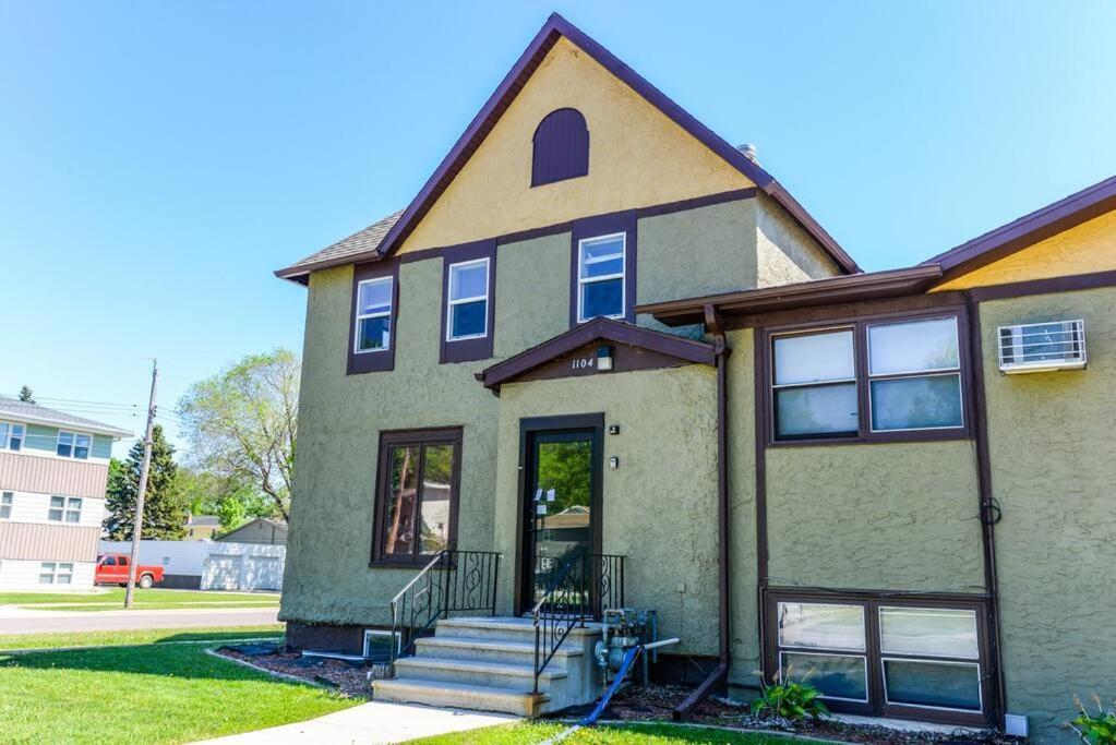 2 Bedroom Apartment Near Ndsu And Downtown Fargo Bagian luar foto