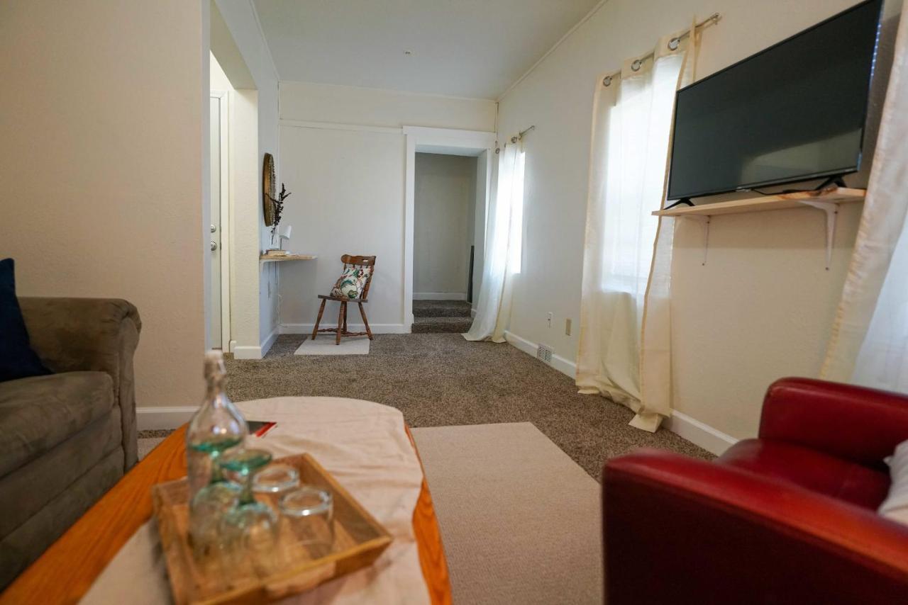 2 Bedroom Apartment Near Ndsu And Downtown Fargo Bagian luar foto